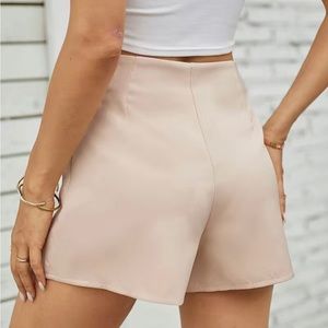 High Waisted Wide Leg Zip Shorts Button Detail Light Peach Pink NWOT
